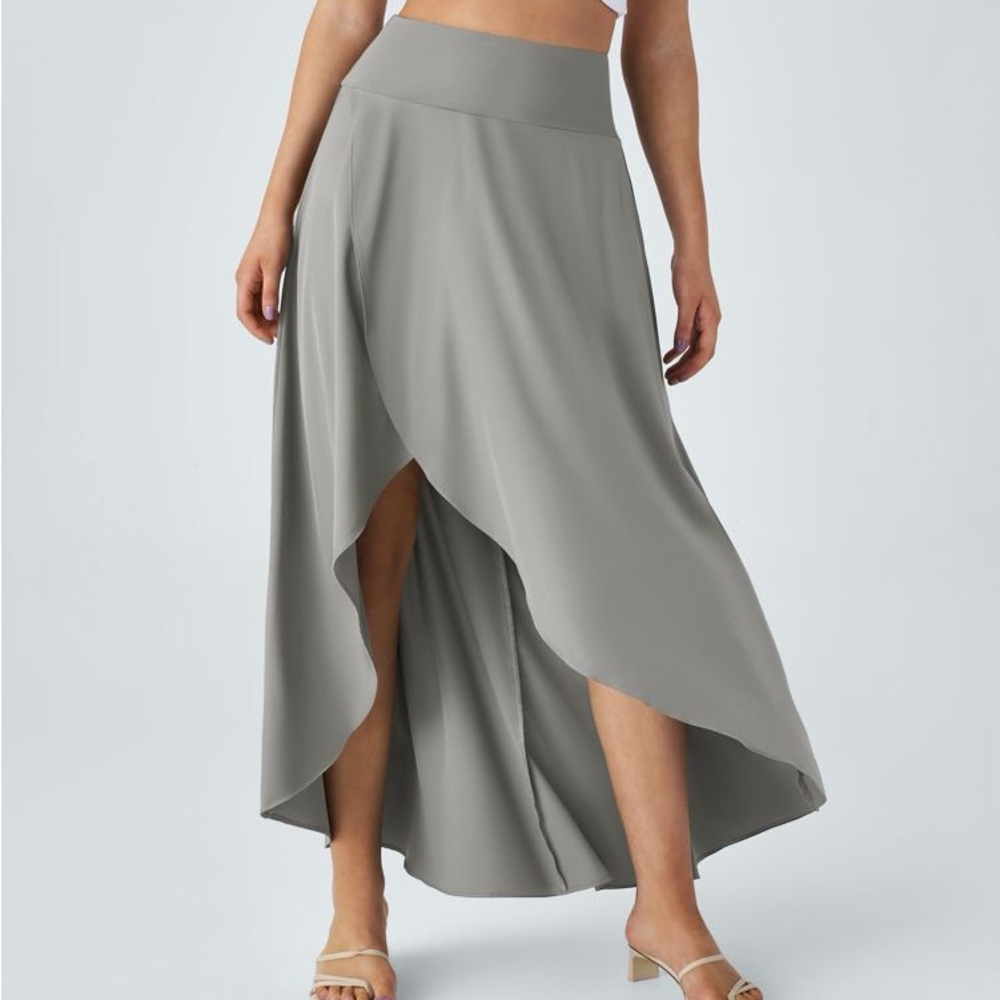 HALARA Gray High-Low 2-in-1 Flowy Skirt
